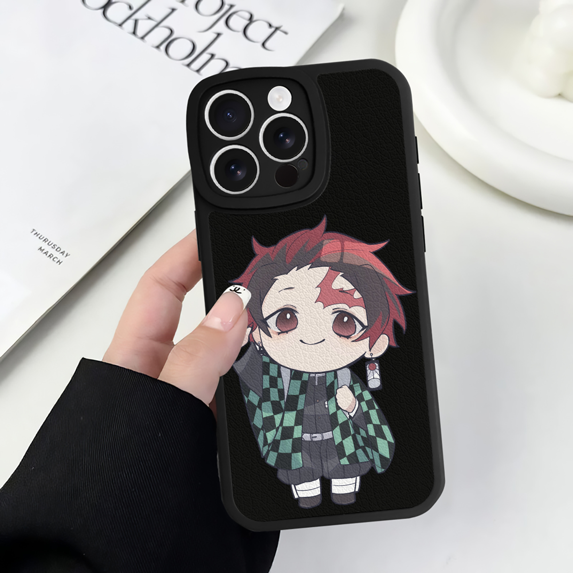 （画像用） 鬼滅の刃 竈門 炭治郎／かまど たんじろう Kamado Tanjirou 【iPhone 16シリーズ対応】シリコンスマホケース（レザー調） 材質：シリコン